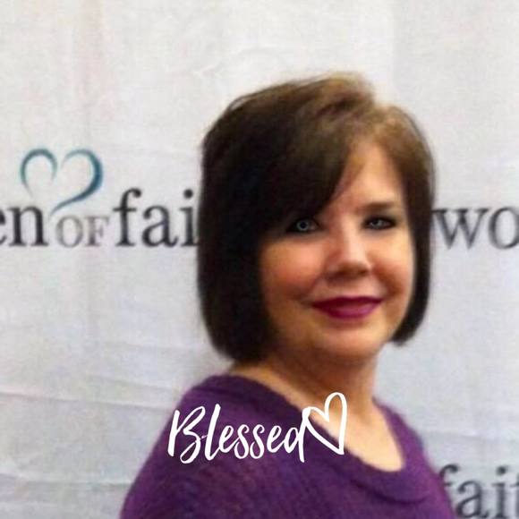 Poshmark profile picture for @nanas